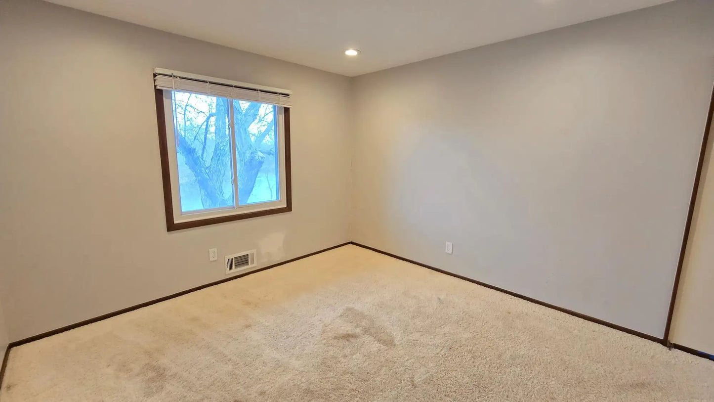 14291 92nd Avenue, Maple Grove, MN 55369