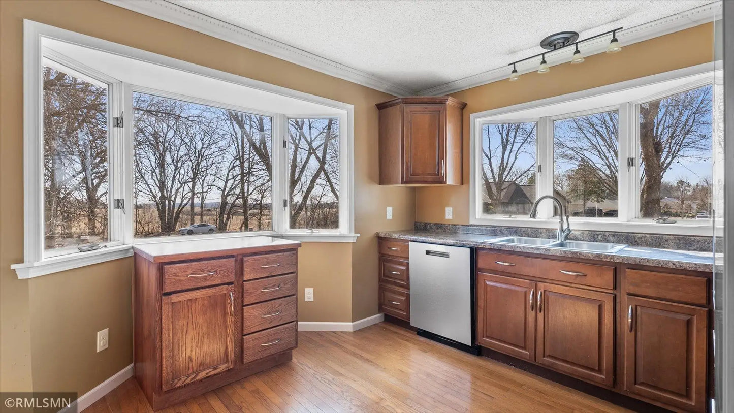 14230 Upper 54th Street, Oak Park Heights, MN 55082