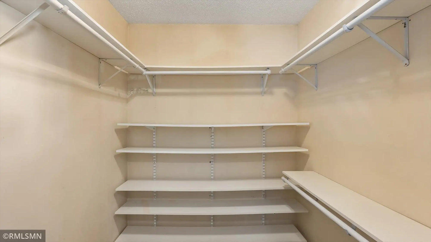 14230 Upper 54th Street, Oak Park Heights, MN 55082