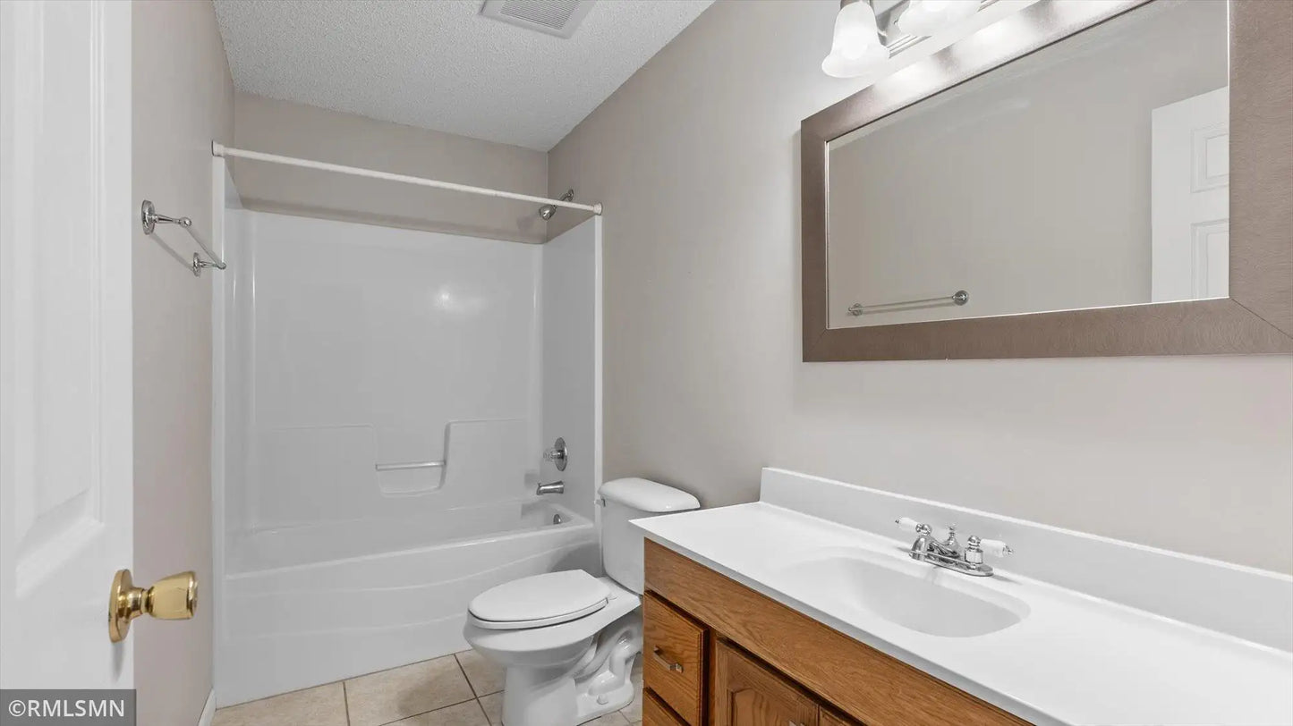 14230 Upper 54th Street, Oak Park Heights, MN 55082