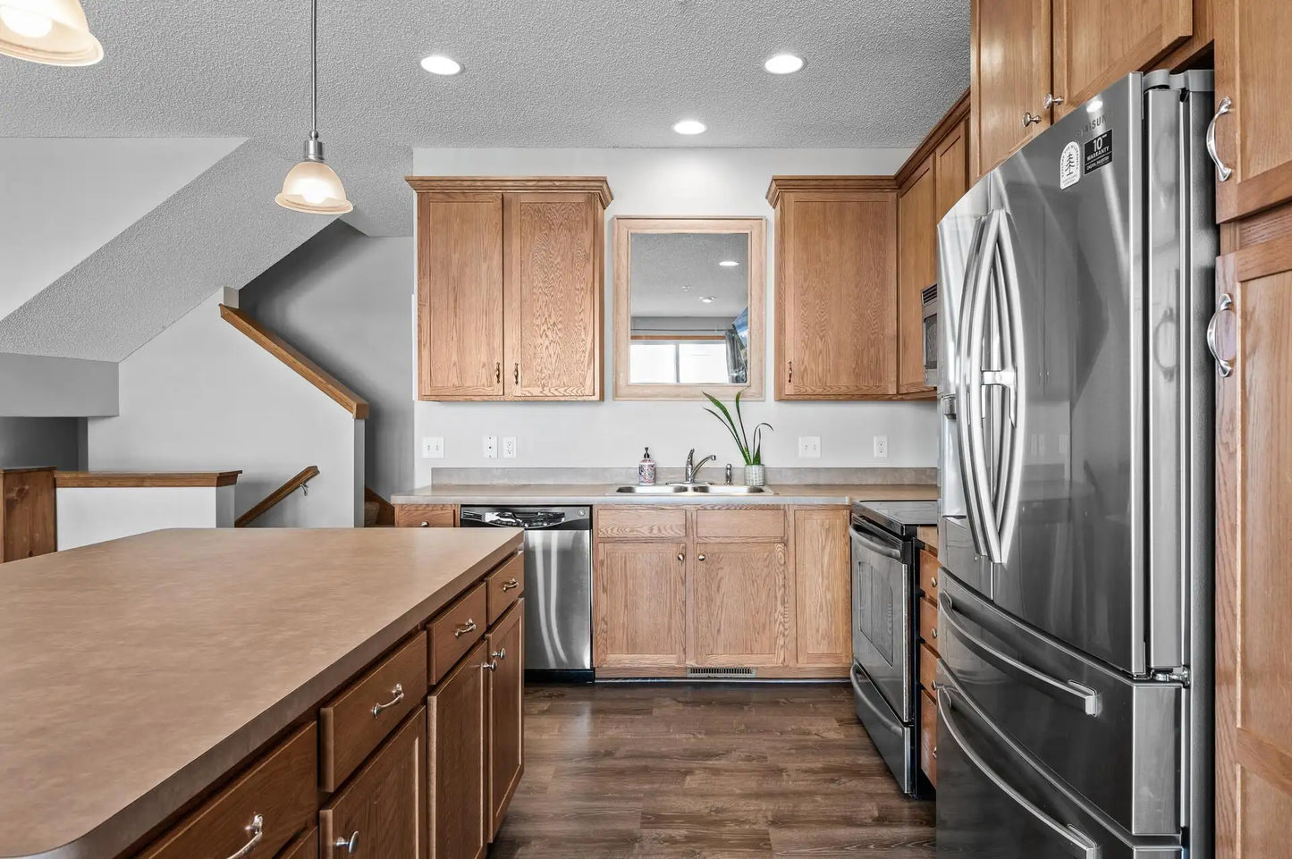 4615 Victor Path, Hugo, MN 55038