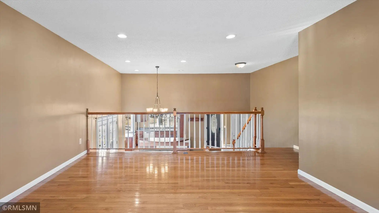 14230 Upper 54th Street, Oak Park Heights, MN 55082
