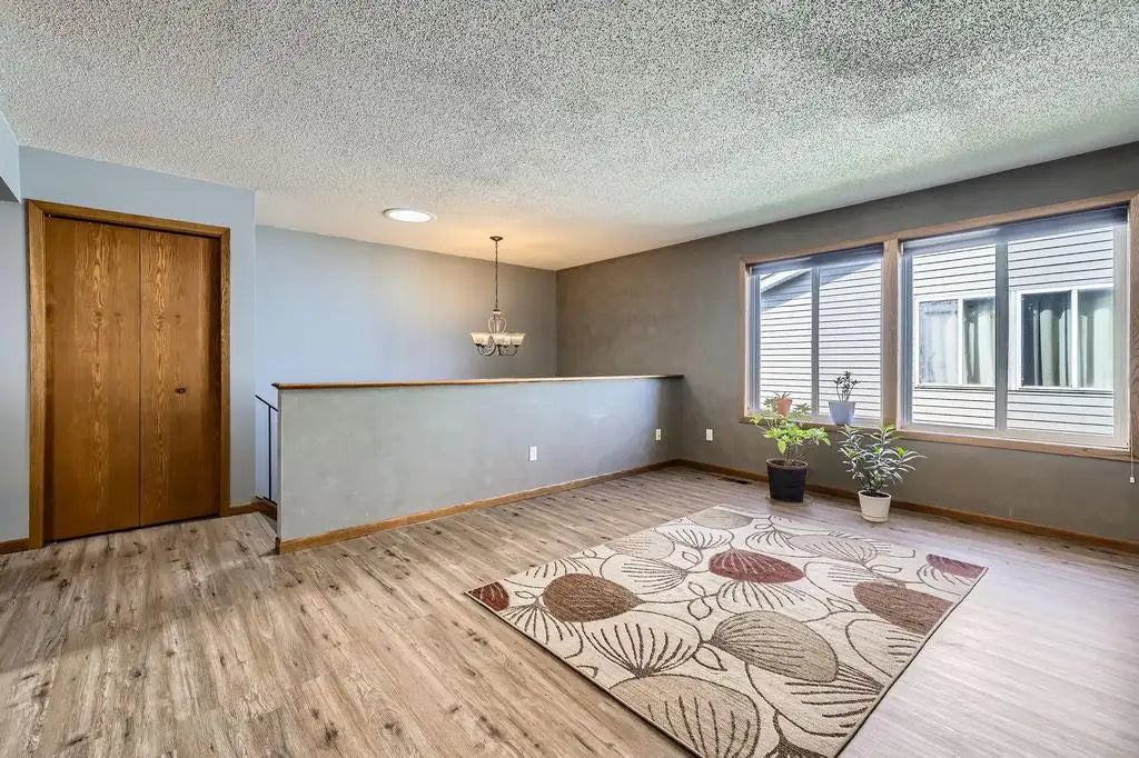 564 Kendall Drive, Hastings, MN 55033