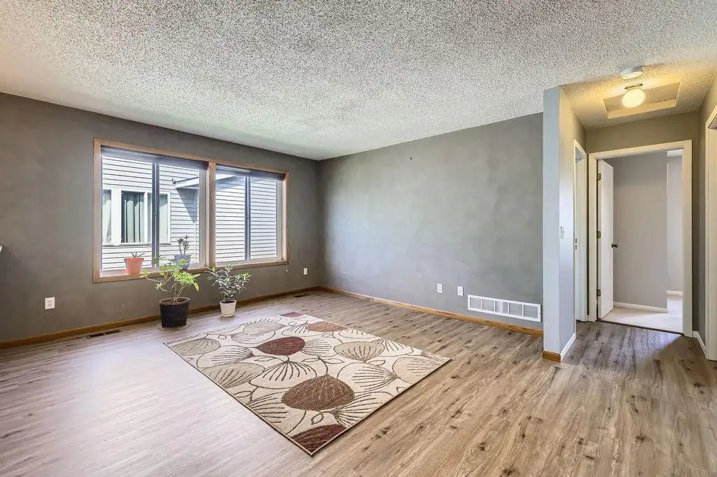 564 Kendall Drive, Hastings, MN 55033