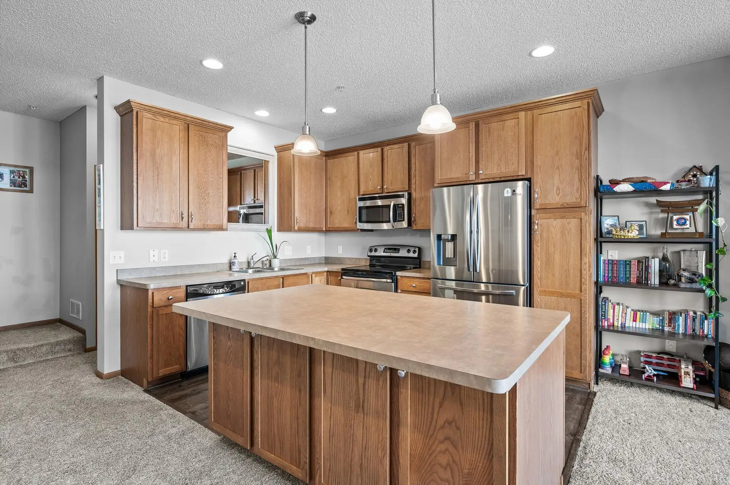 4615 Victor Path, Hugo, MN 55038
