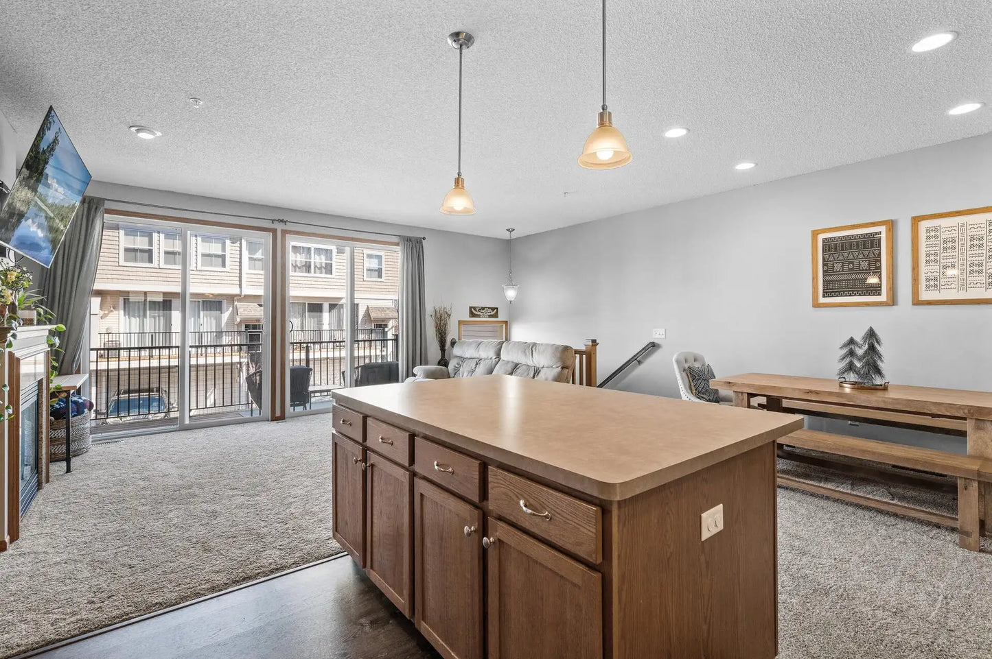 4615 Victor Path, Hugo, MN 55038